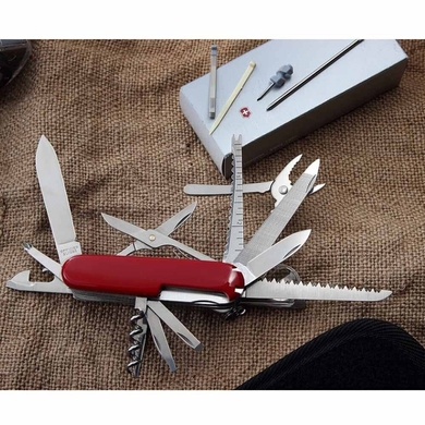 Складной нож Victorinox (Switzerland) из серии Swisschamp.